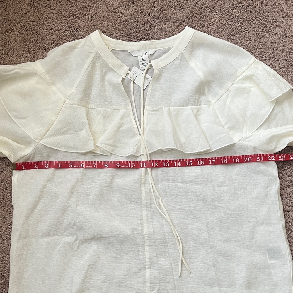 H&M Flounced Ivory Ruffle Blouse Size L NWT - Picture 5 of 6